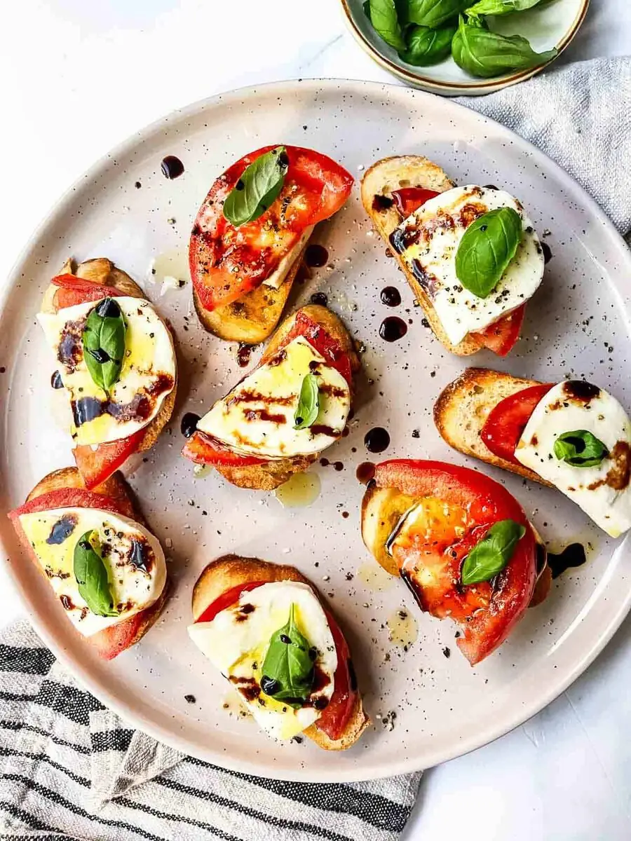 Caprese crostini
